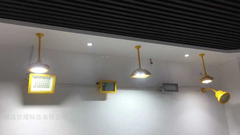 灯具材质选择：揭秘工装照明背后的秘密**